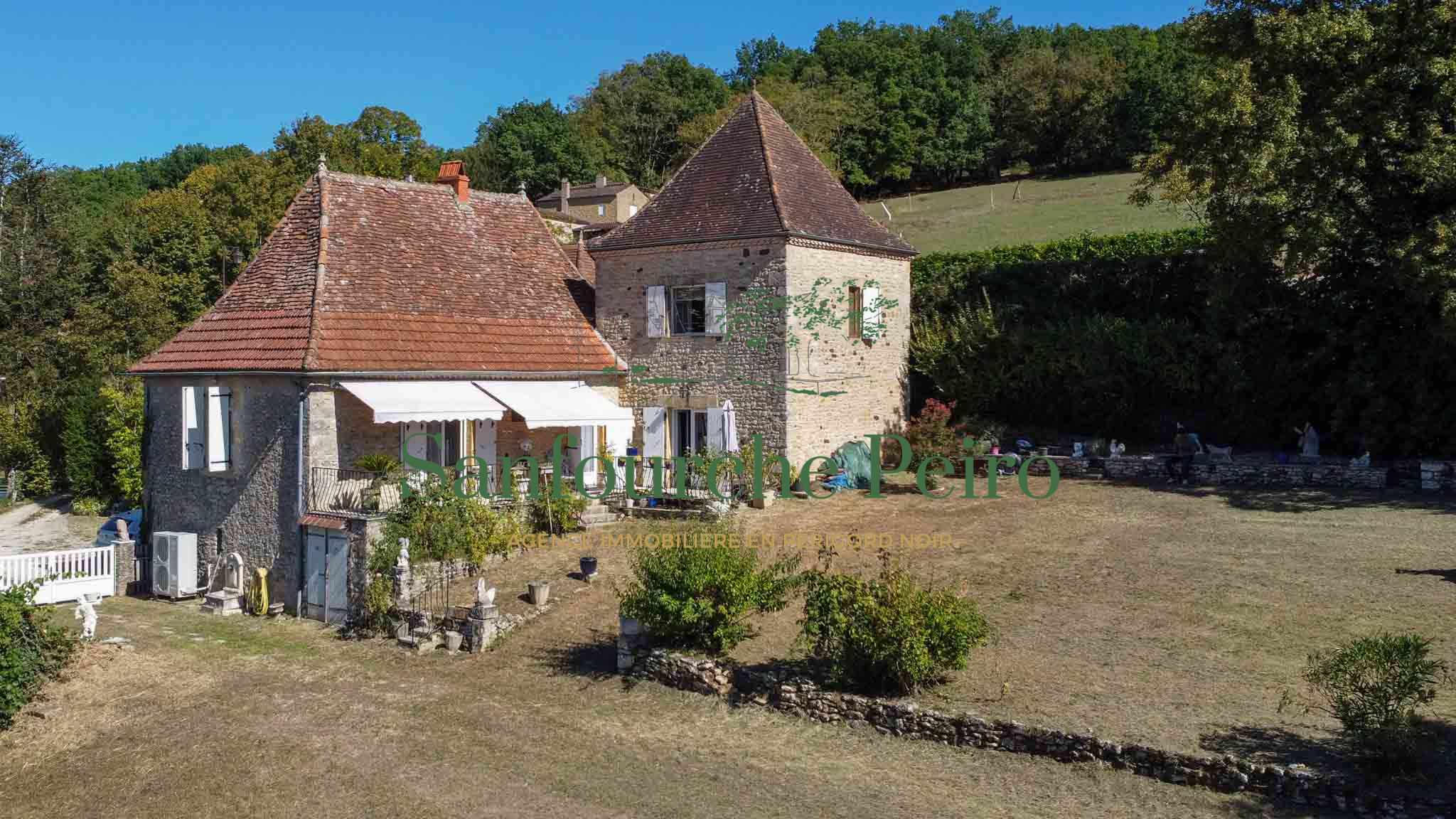 Maison à vendre à Sarlat la caneda, 102 m², 5 pièces – photo 1 sur 11