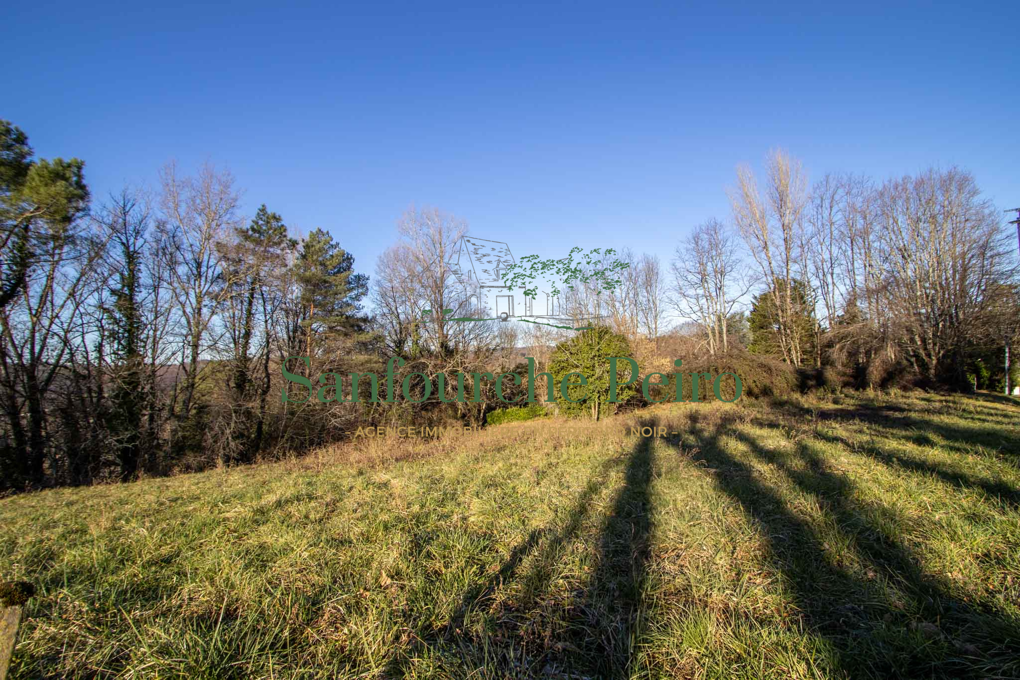 Terrain constructible à vendre à Sarlat la caneda, 2 062 m² – photo 1 sur 5