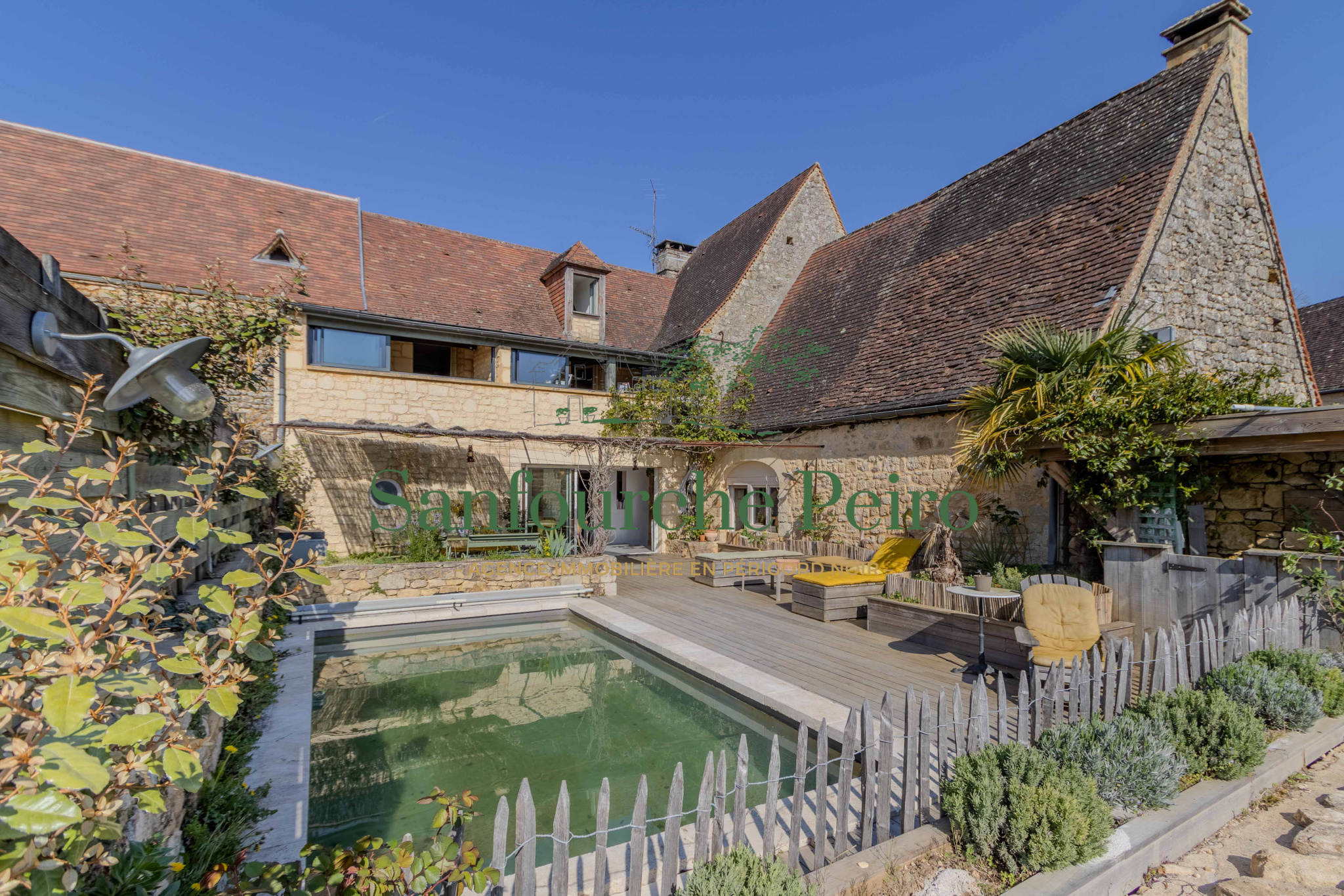 Maison à vendre à Domme, 227,04 m², 7 pièces – photo 1 sur 20