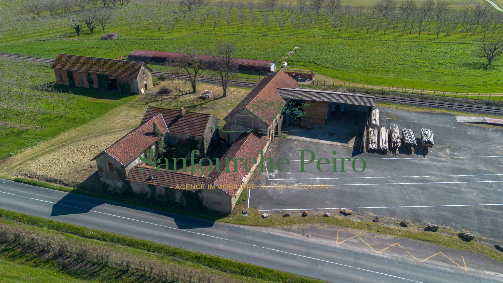 Commerce à vendre à Sarlat la caneda, 140 m², 4 pièces – photo 2 sur 20