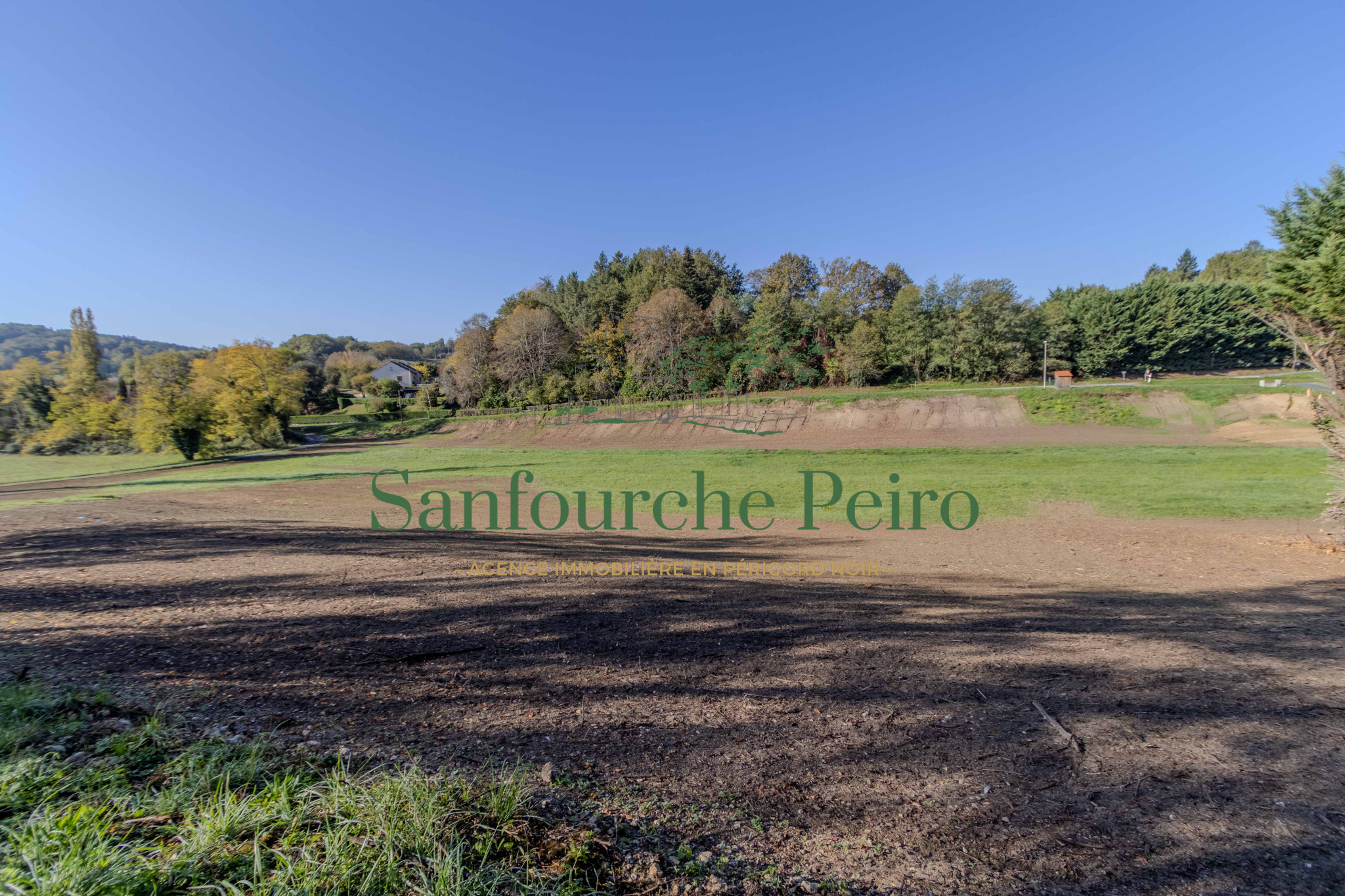 Terrain constructible à vendre à Sarlat la caneda, 12 365 m² – photo 3 sur 8