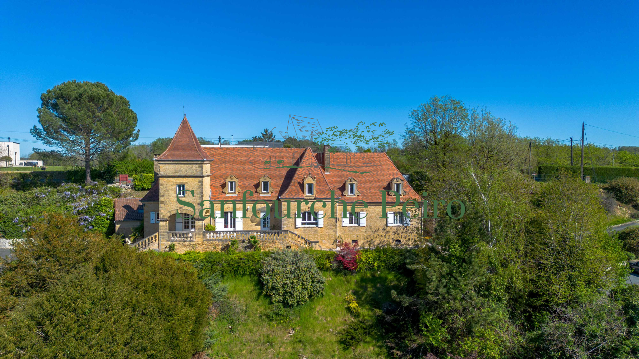 Commerce à vendre à Sarlat la caneda, 415 m², 15 pièces – photo 1 sur 34